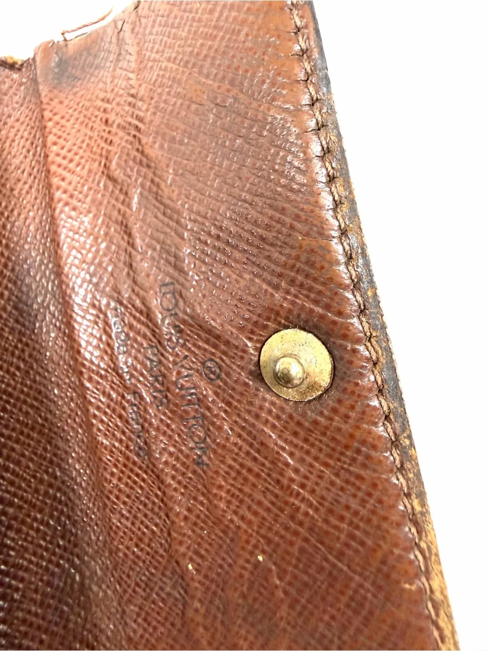 Authentic Louis Vuitton Monogram 4 Key Holder Case